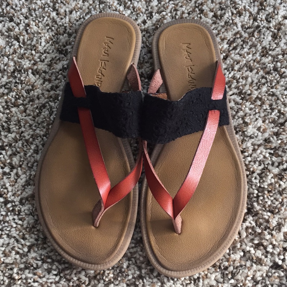 Women’s leather/lace black sandals size 7